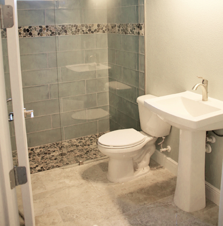 chuluota fl custom bathroom with fixtures, toilet, and shower